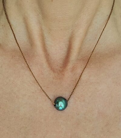 green-tahitian-pearl-adjustable-leather-necklace